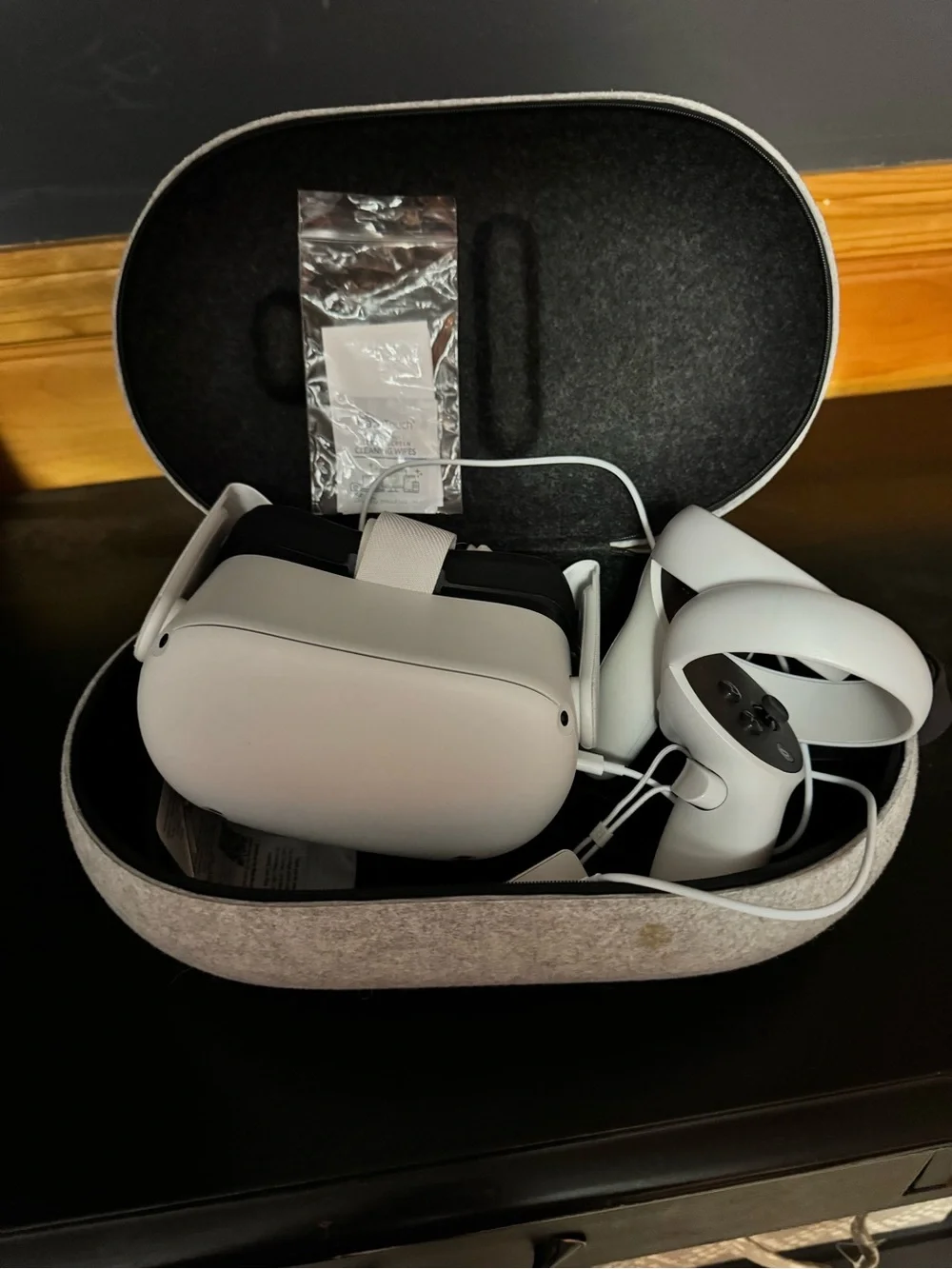 Quest 2 White VR Headset with Controllers